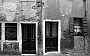 Via Locatelli - Anno 1983 - Le case avevano ancora un aspetto che ricordava le case delle isole veneziane, con le finestre contornate di bianco.